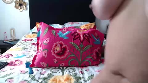 Snapshot of tatiana_monteros chatting on October 6, 7:44 pm tatiana_monteros online show from October 6, 7:44 pm