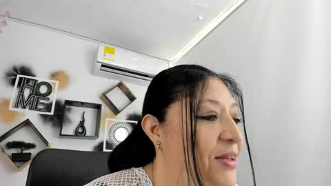 tatiana_sofiaa online show from November 12, 1:22 pm