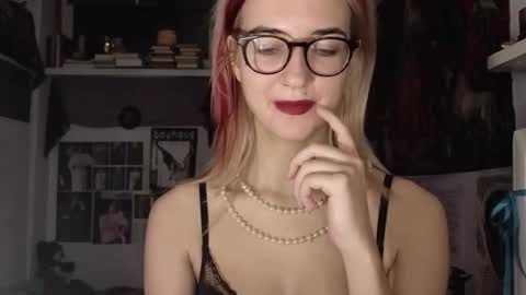 Snapshot of tatianaromanova chatting on February 5, 9:19 pm Tatiana online show from February 5, 9:19 pm