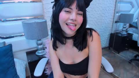 tatilee online show from October 15, 12:27 pm