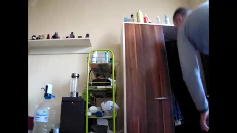 Snapshot of tatko874482 chatting on December 15, 11:14 am Beliqnegar online show from December 15, 11:14 am