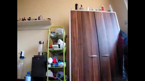 Snapshot of tatko874482 chatting on April 7, 4:02 am Beliqnegar online show from April 7, 4:02 am