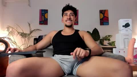 Snapshot of tatokat chatting on November 24, 2:11 am Twitter TatoKatx online show from November 24, 2:11 am