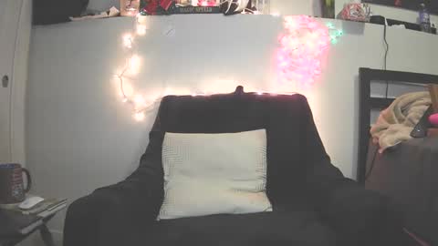 Snapshot of tattdxxx chatting on December 11, 10:36 am just jay1988 online show from December 11, 10:36 am