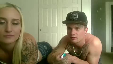 Snapshot of tattedblondec4 chatting on June 6, 1:11 am tattedblondec4 online show from June 6, 1:11 am