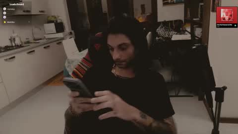 Snapshot of tattedfit chatting on December 3, 5:00 pm tattedfit online show from December 3, 5:00 pm