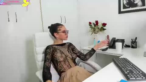 tattoedlexi_ online show from July 7, 9:02 am