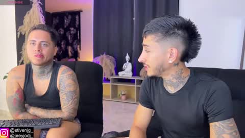 Snapshot of tattoguys_cums chatting on October 26, 2:06 am Jonathan Juan online show from October 26, 2:06 am