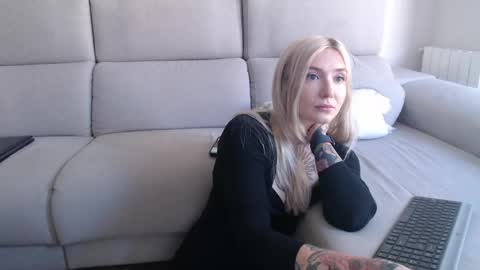 tattoobbgirl online show from September 22, 11:01 am