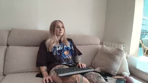 tattoobbgirl online show from July 11, 3:37 pm