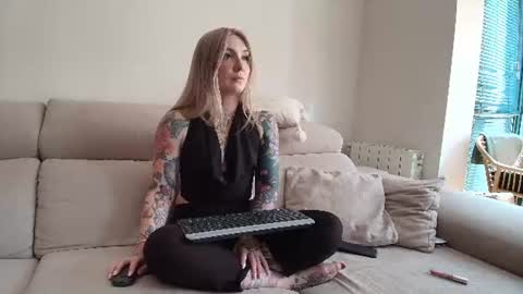 tattoobbgirl online show from July 18, 2:32 pm