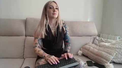 tattoobbgirl online show from July 28, 2:35 pm