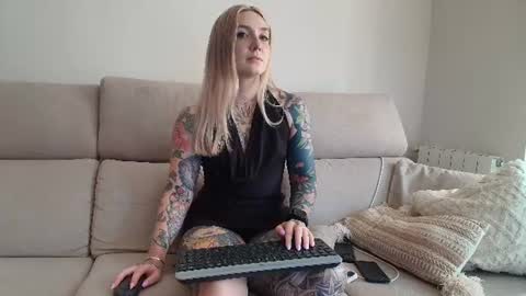 tattoobbgirl online show from July 28, 3:21 pm