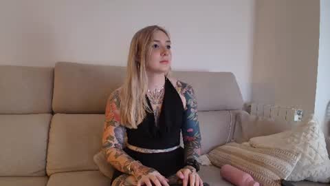 tattoobbgirl online show from July 28, 7:39 pm