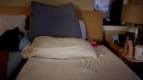 tattooed love boy online show from November 28, 5:10 am