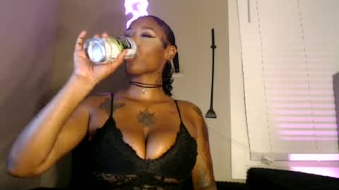 Snapshot of tattooedangelxx chatting on June 19, 2:38 am nyxxx online show from June 19, 2:38 am