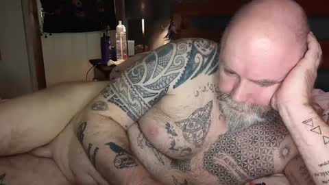 Tattooeddilf 01 online show from December 26, 4:53 am