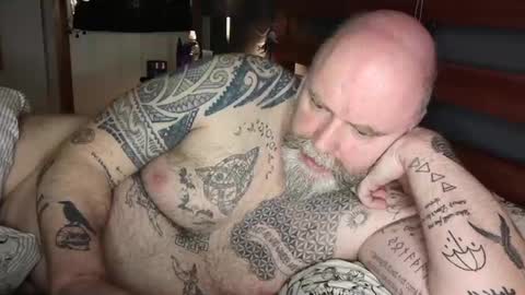 Tattooeddilf 01 online show from January 1, 4:39 am