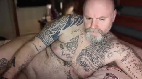 Tattooeddilf 01 online show from January 19, 10:49 pm