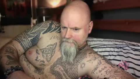 Tattooeddilf 01 online show from December 23, 12:19 am