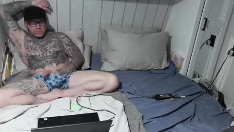 tattooedteaseme online show from February 16, 7:04 am