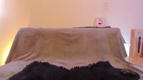 Snapshot of tattoofox_ chatting on February 25, 1:10 pm Tatoo foxx online show from February 25, 1:10 pm