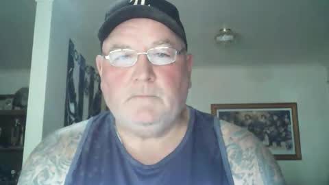 Snapshot of tattzsexy chatting on October 25, 2:19 am tattzsexy online show from October 25, 2:19 am