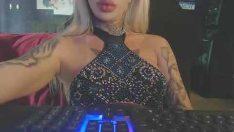 Snapshot of tatuada_safada chatting on October 7, 2:20 am tatuada_safada online show from October 7, 2:20 am