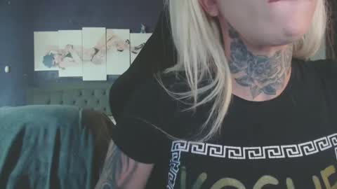 Snapshot of tatuada_safada chatting on March 3, 4:07 am tatuada_safada online show from March 3, 4:07 am