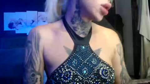 Snapshot of tatuada_safada chatting on June 2, 2:13 am tatuada_safada online show from June 2, 2:13 am