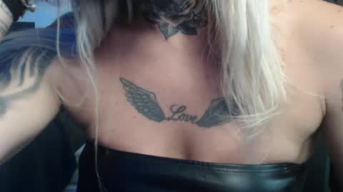 Snapshot of tatuada_safada chatting on June 12, 7:29 am tatuada_safada online show from June 12, 7:29 am