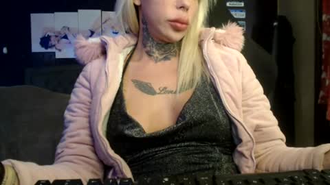 Snapshot of tatuada_safada chatting on July 14, 12:13 am tatuada_safada online show from July 14, 12:13 am