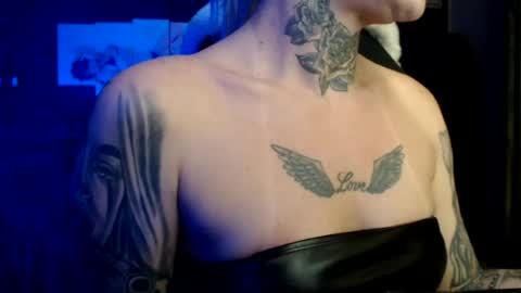 Snapshot of tatuada_safada chatting on July 26, 7:37 am tatuada_safada online show from July 26, 7:37 am