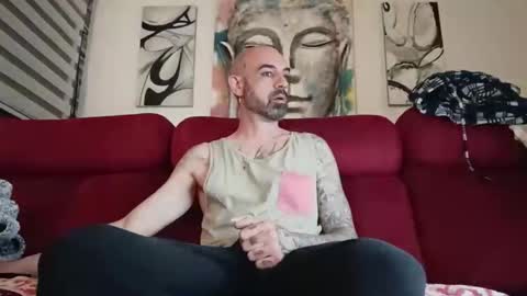Snapshot of tatuadorhotxxx chatting on April 6, 5:19 am Tatuado20cm online show from April 6, 5:19 am
