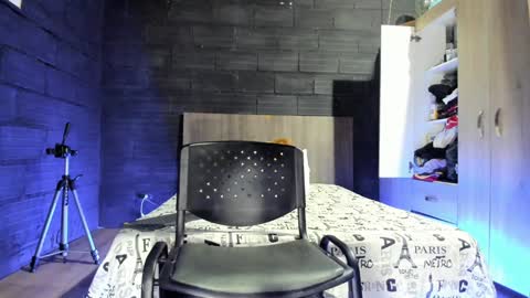Snapshot of taurus_boy1 chatting on February 3, 2:36 am T A U R U S online show from February 3, 2:36 am