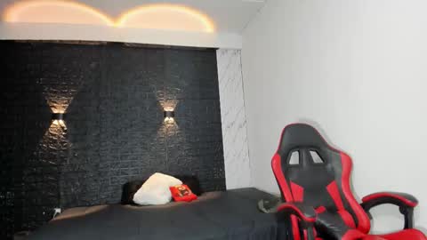 Snapshot of taurus_boy1 chatting on February 28, 11:33 am T A U R U S online show from February 28, 11:33 am