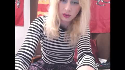 Snapshot of tavishmartavish chatting on February 27, 6:19 pm Rudy Rybinovaya online show from February 27, 6:19 pm