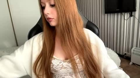 Emily online show from February 6, 7:12 am