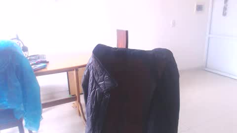 Snapshot of tay_johnson_ chatting on March 19, 8:13 pm Valeria online show from March 19, 8:13 pm