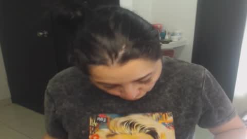 Snapshot of tay_johnson_ chatting on March 29, 4:23 am Valeria online show from March 29, 4:23 am