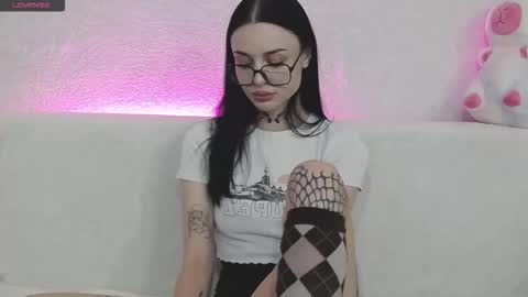 Taya online show from October 7, 4:59 pm