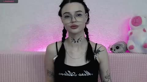 Taya online show from February 4, 6:47 pm