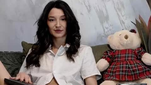 TayaKayan online show from February 3, 11:48 am