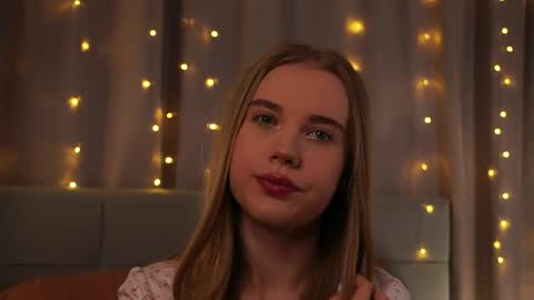 Taya online show from April 23, 5:48 pm