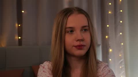 Taya online show from April 26, 4:59 pm