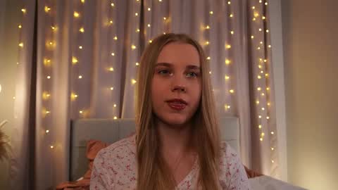 Taya online show from May 27, 4:26 pm