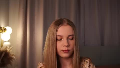 Taya online show from June 10, 4:39 pm