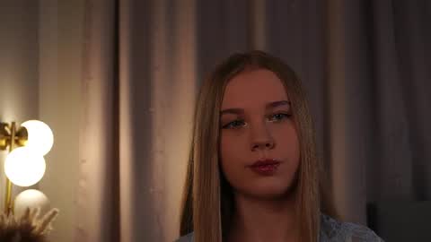 Taya online show from June 11, 5:33 pm