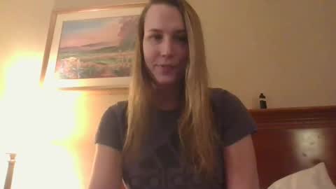 Snapshot of taylafox chatting on December 2, 11:01 am taylafox online show from December 2, 11:01 am