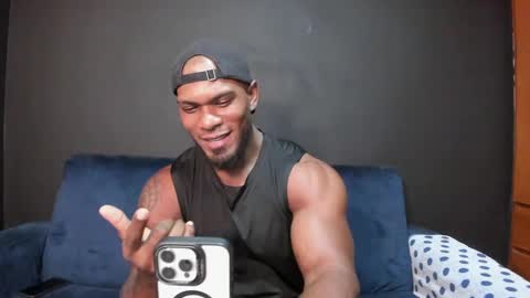 Snapshot of tayler_waka chatting on September 25, 11:08 pm Tyler online show from September 25, 11:08 pm